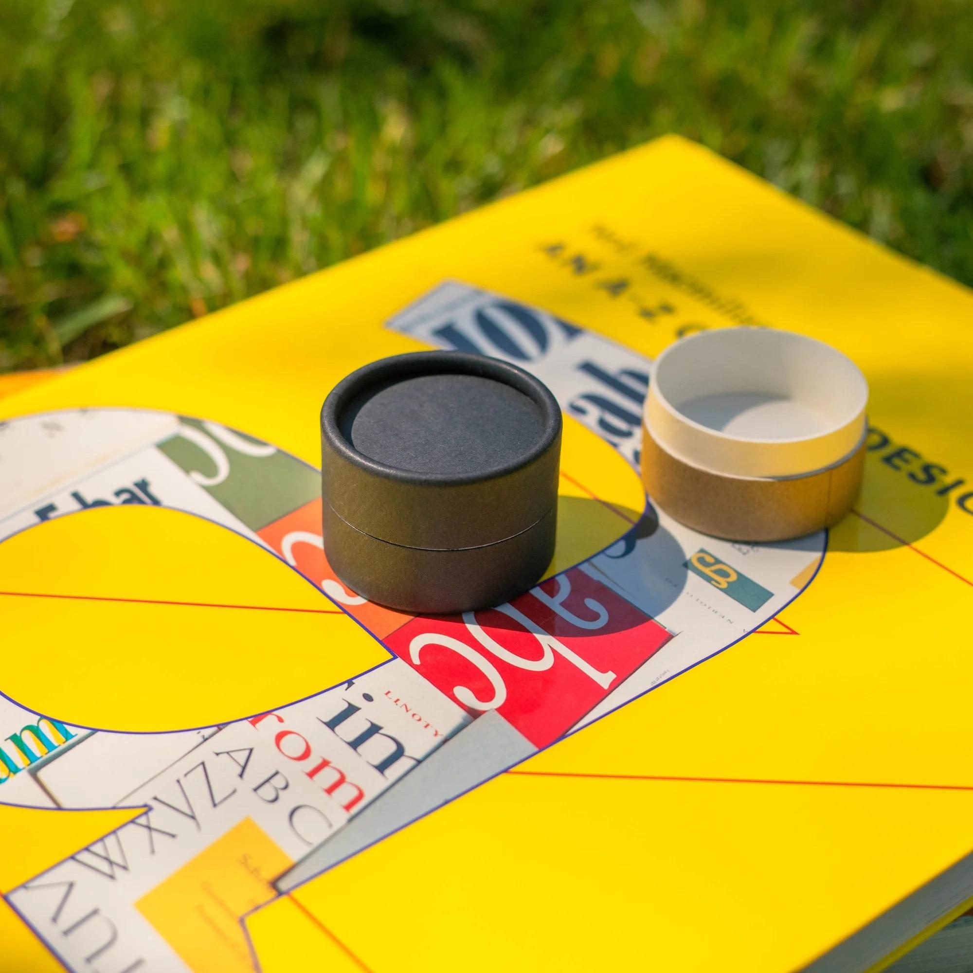 Le carton Kraft vide biodégradable pousse les conteneurs de déodorant les Tubes en carton de 2.00 Oz poussent la boîte de Tube de baume à lèvres