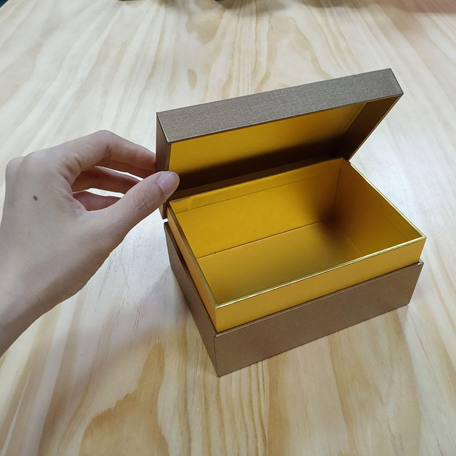 Boîte en papier pour vêtements à rabat magnétique de luxe, boîtes cadeaux pliables à fermeture magnétique