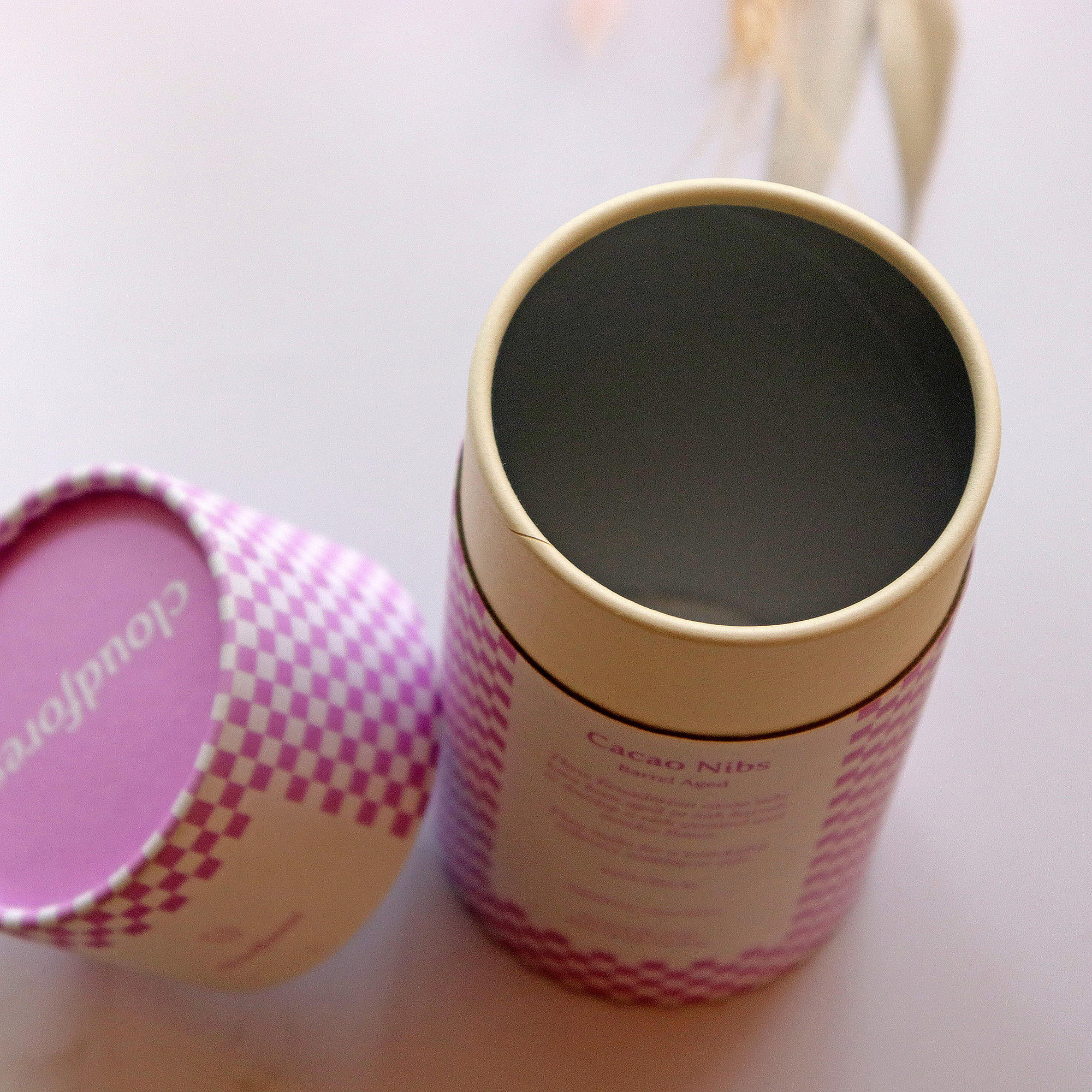 Conteneurs de stockage en carton cylindrique imprimés sur mesure pour emballage alimentaire en fèves de cacao, emballage en tube de papier