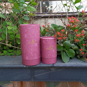 Tube de papier de thé de bougie noire de carton de cylindre du carton 100% recyclé kraft emballage de boîte ronde de carton avec la taille faite sur commande