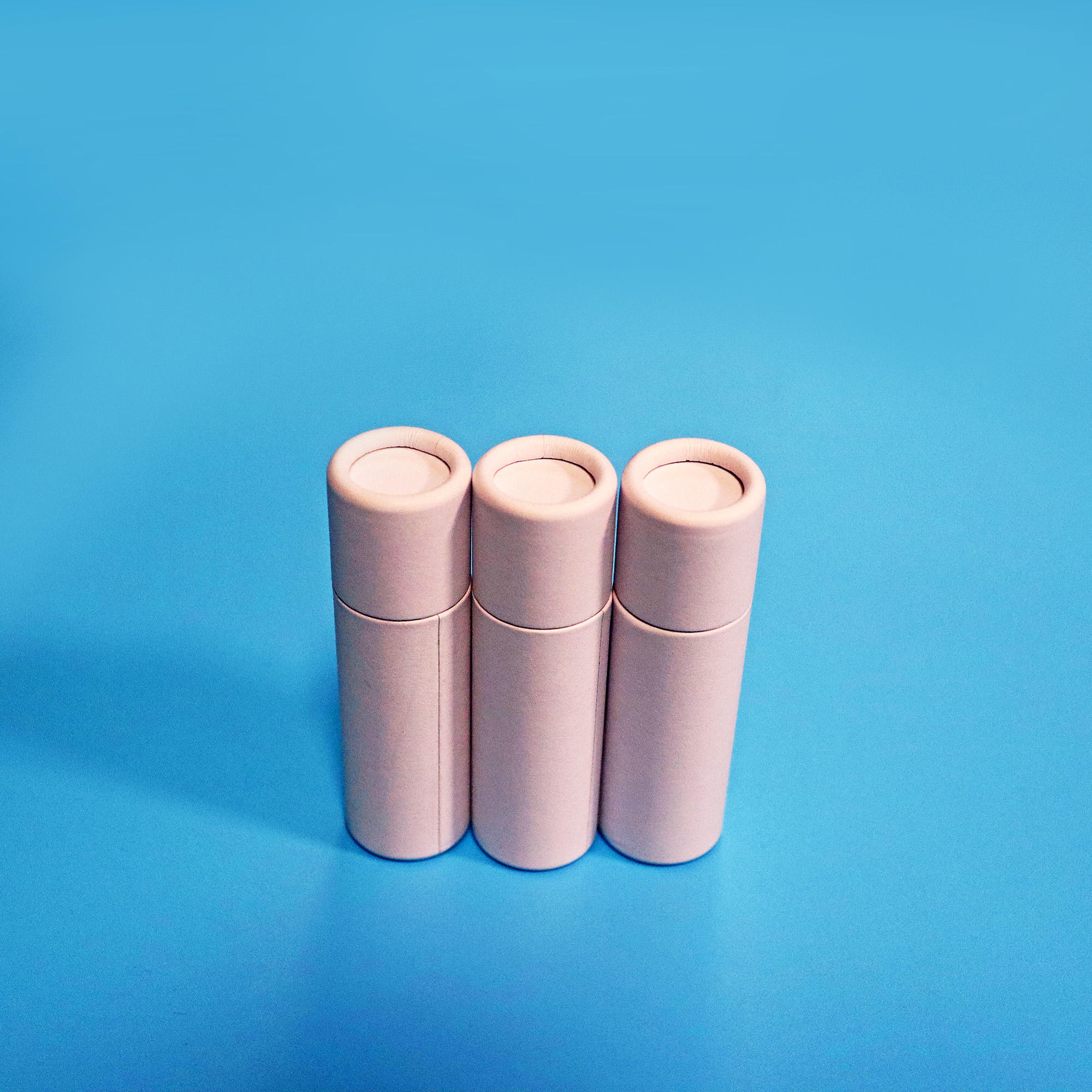 Tubes de baume à lèvres de tube de papier déodorant blanc ECO de 2 oz de vente chaude à bas prix