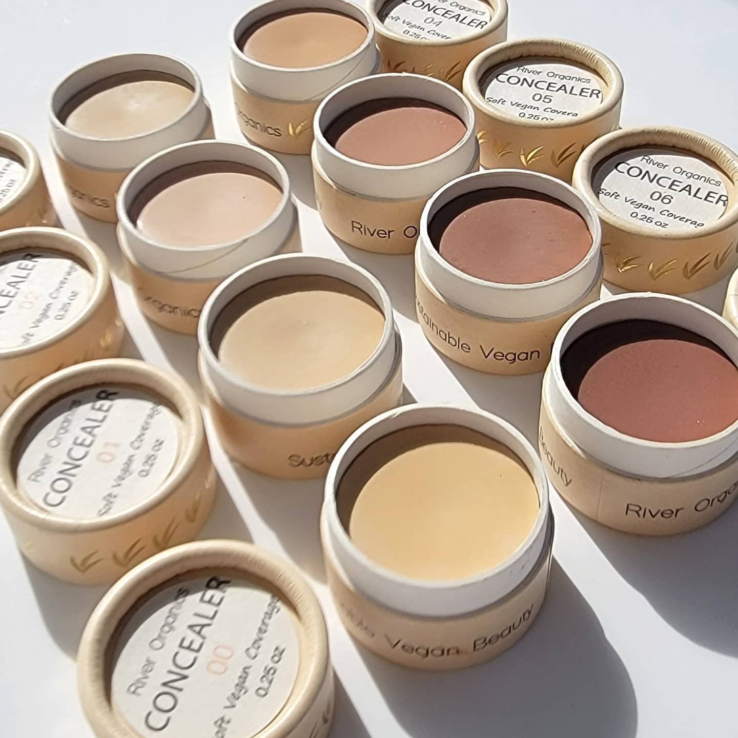 Pot de crème pour le visage cosmétique d'emballage de tube de papier kraft personnalisé avec des caractéristiques biodégradables Option écologique pour la boîte de pots de stockage