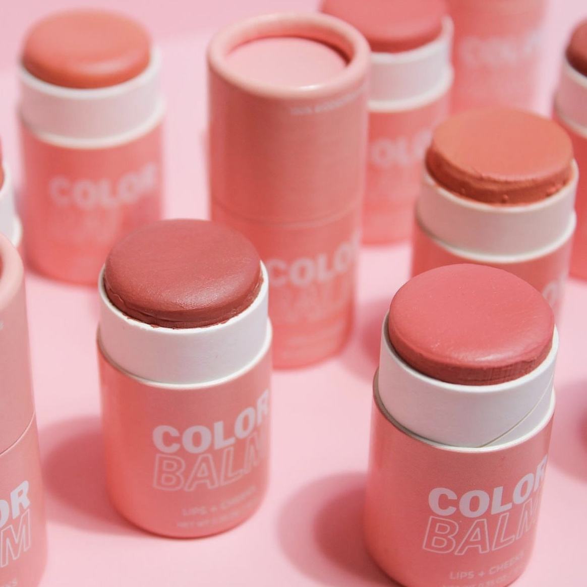 Logo personnalisé en gros papier Kraft cylindre en carton bâton de protection solaire emballage papier Tube cosmétique rouge à lèvres papier baume à lèvres Tube