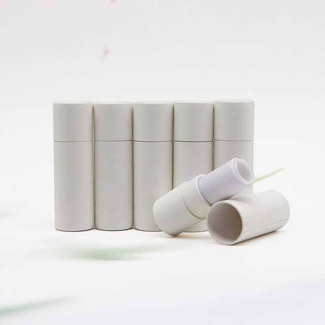 Emballage de tube de rouge à lèvres en papier kraft biodégradable Conçu par la marque Assiette en papier kraft rotative Caractéristiques d'utilisation artisanale de bougie Logo imprimé