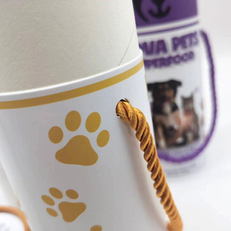 Boîte faite sur commande de tube de papier ondulé de casse-croûte d'animal familier de tube de papier de couleur avec la poignée